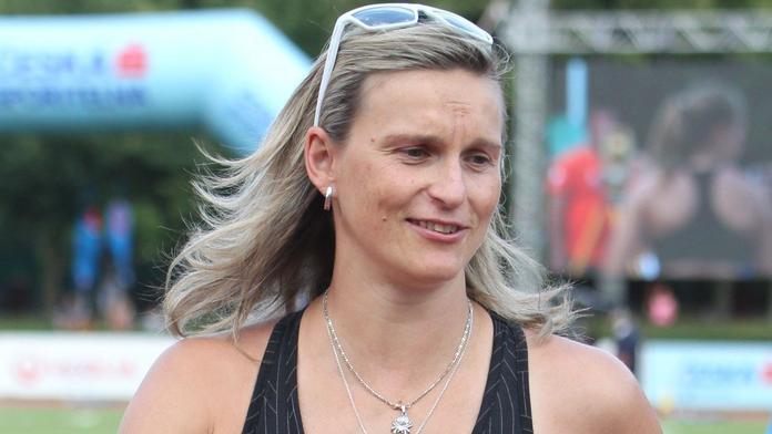 Ředitelé škol by se měli spojit, říká Špotáková. Na syna jí přišla policie