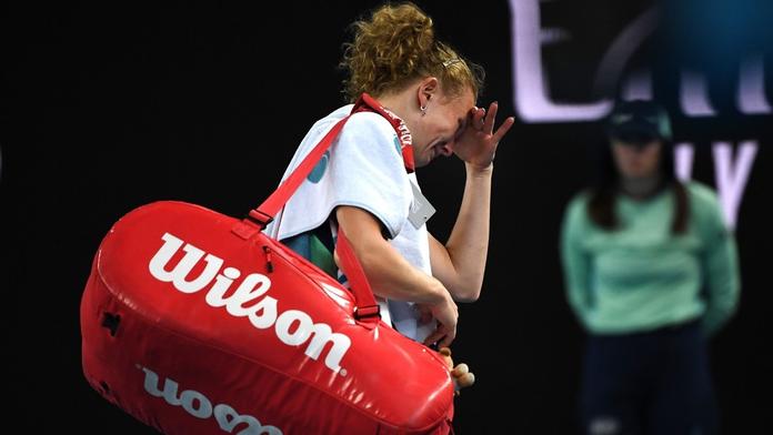 Drsný český duel na Australian Open: Siniaková odcházela v slzách