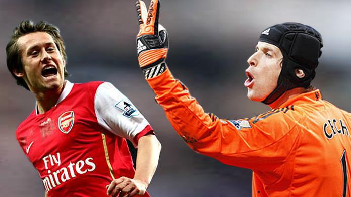 Manchester má problémy se sestavou, Arsenal s příliš krásnou hrou