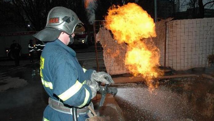EXKLUZIVNĚ: Kvůli nízkému tlaku vody nemohou hasit!