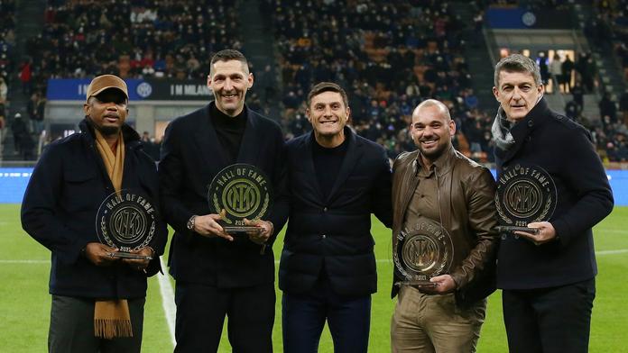 Hráči Interu byli uvedeni do klubové síně slávy (zleva: Samuel Eto'o, Marco Materazzi, Javier Zanetti, Wesley Sneijder, Gianluca Pagliuca)