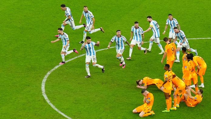 Argentinci se po výhře vysmívali soupeři a čelí kritice. Otamendi tým brání