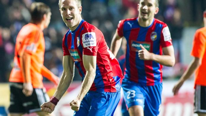 Plzeň smázla Olomouc a jde do čela, Sparta díky Kweukemu porazila Brno