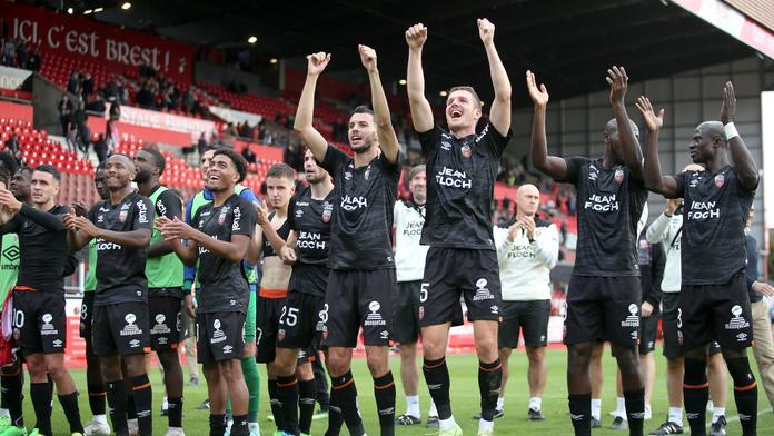 Lorient vyhrál v Brestu a za vedoucím PSG zaostává pouze o bod