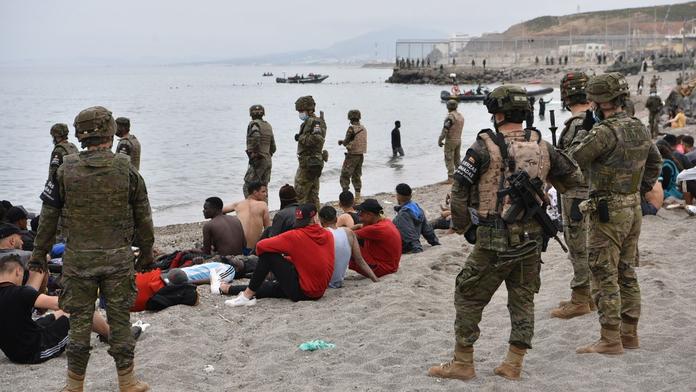 Další příliv migrantů. Itálie a Španělsko mluví o rekordních číslech