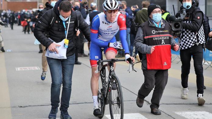 Nemáš mozek! Cyklista byl po střetu pořádně vytočený. Co na to říká UCI?