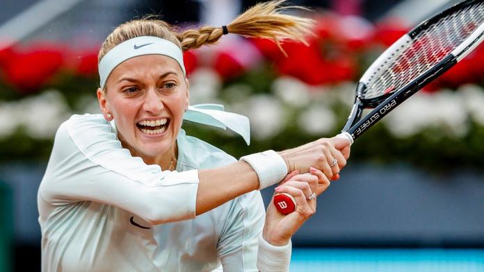 Kvitová nadělila kanára, Vondroušová porazila Halepovou