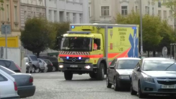 Hasiči v Praze evakuovali bytový dům. Naměřili tam oxid uhelnatý
