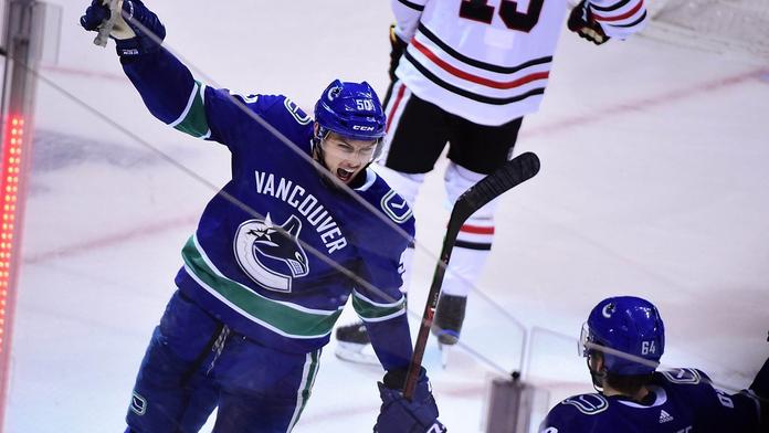 Chicago prohrálo na ledě Vancouveru, Rutta do hry nezasáhl