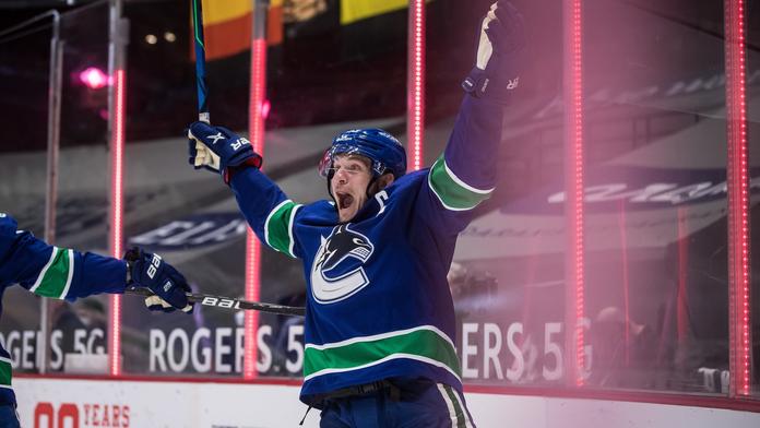 Vancouver se vrátil vítězně, Nosek a Chytil pomohli asistencemi