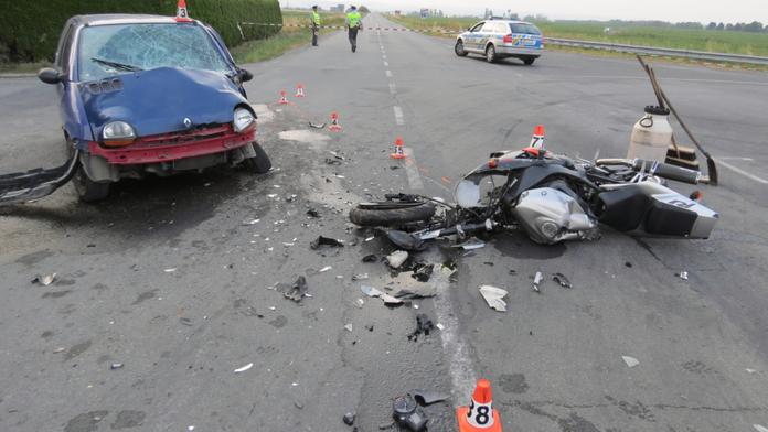 Tragická nehoda. Řidička nedala přednost a zabila motorkáře