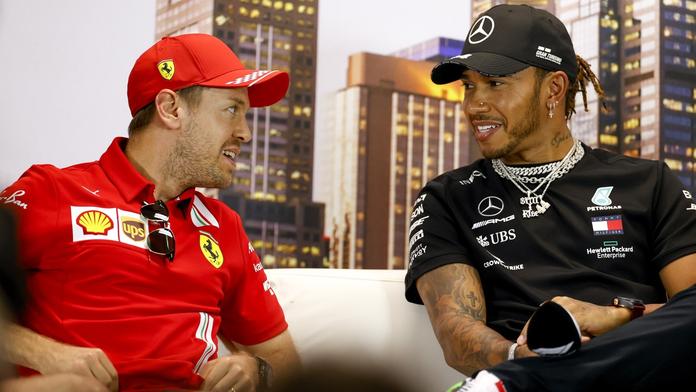 Dvě legendy Formule 1: Sebastian Vettel (vlevo) a Lewis Hamilton
