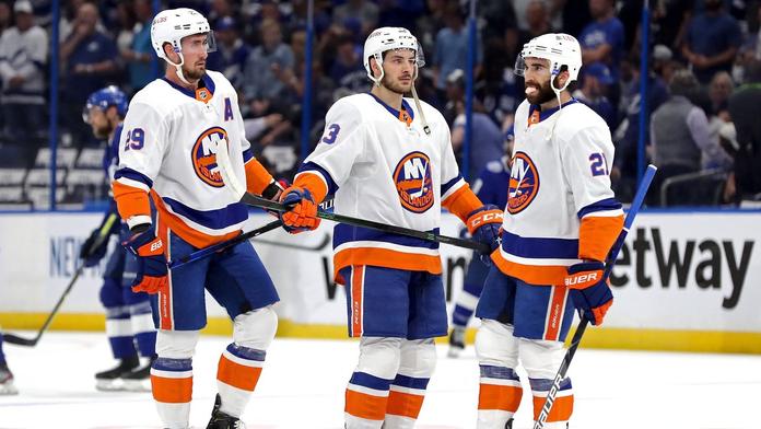 Islanders celé léto čekali, prvního září podepsali hned čtyři hráče