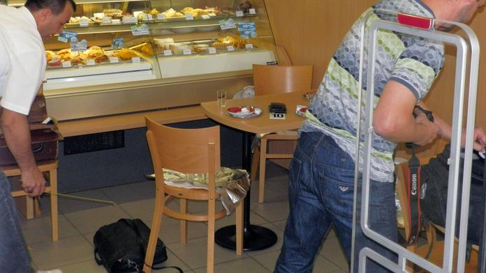 Policie: Útočník z hradecké benzínky chtěl vraždit! Známého bodl dvakrát do krku
