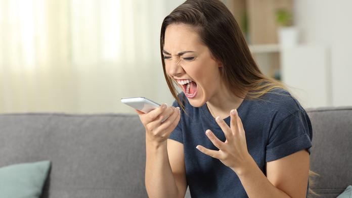 Česko začíná vypínat 3G síť, lidé se staršími telefony přijdou o internet