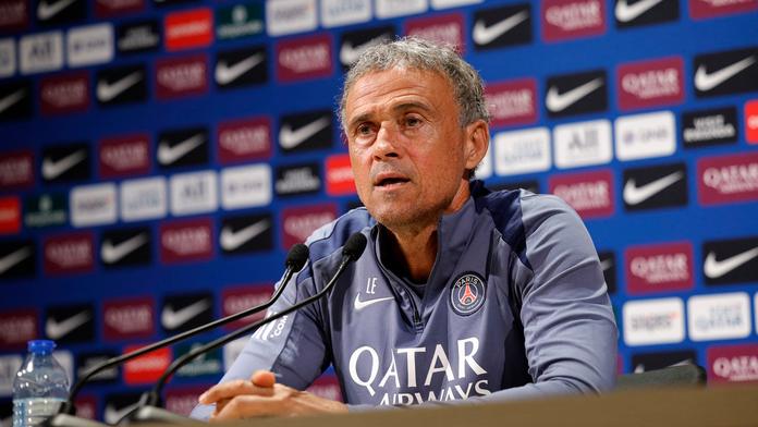 Špatné zprávy. Trenér PSG musel na akutní operaci
