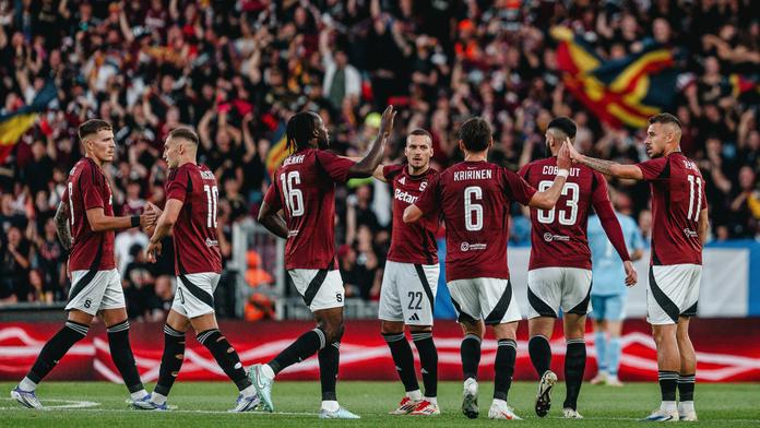 Slavící fotbalisté Sparty