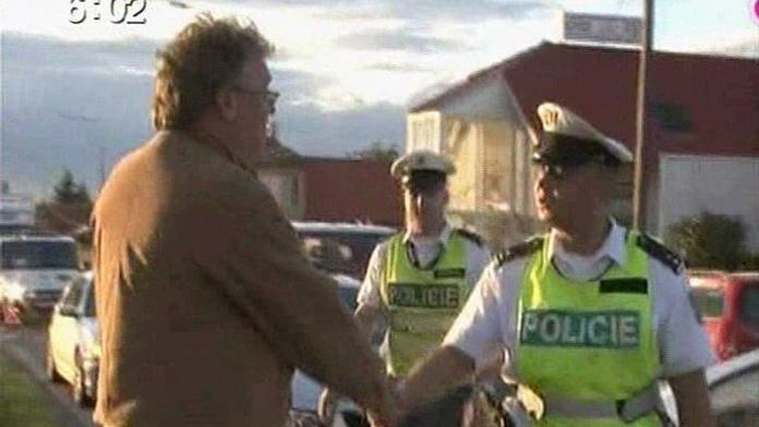 Policista nedal Košťálovi dýchnout a dostal výpověď