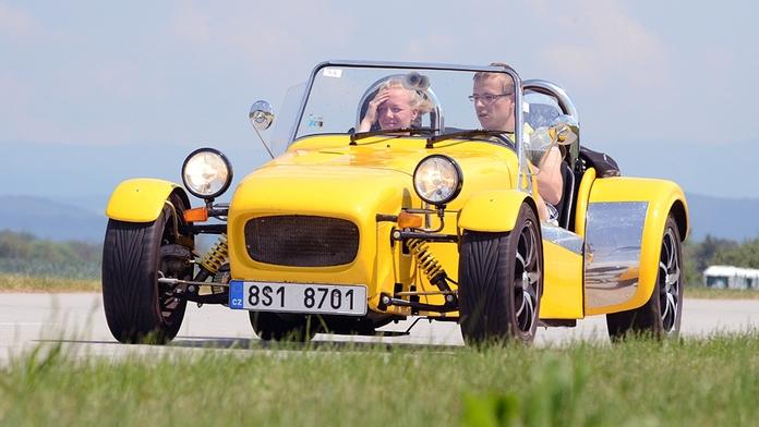 Tohle je nový český sporťák: Milionový roadster ze Smržovky