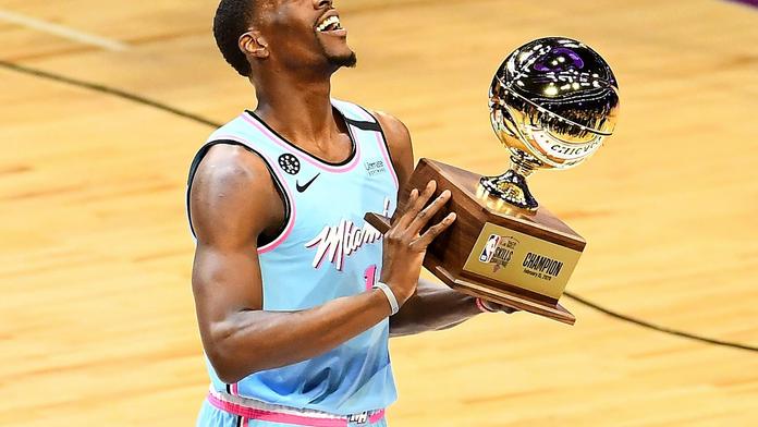 Hvězdy NBA se předháněly v parádičkách, dominovali hráči Miami
