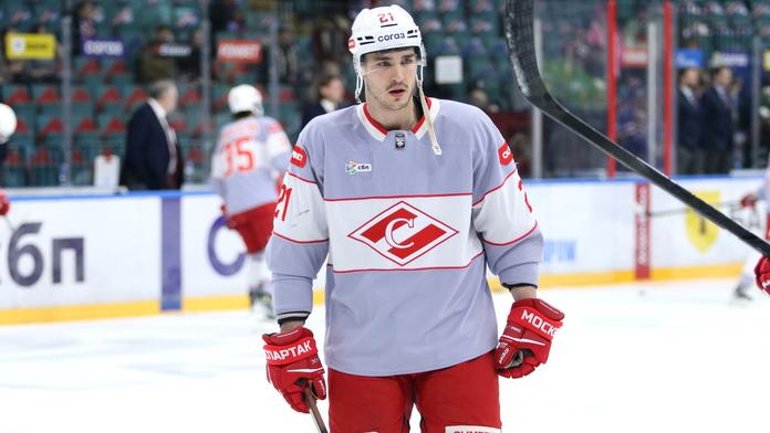 Další skandál kontroverzního Slováka. Po vyhazovu z NHL jej vyhodili i z Ruska