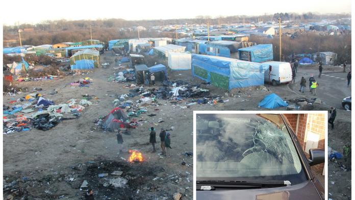 Strach v Calais: Uprchlíci z "Džungle" útočí pálkami na auta