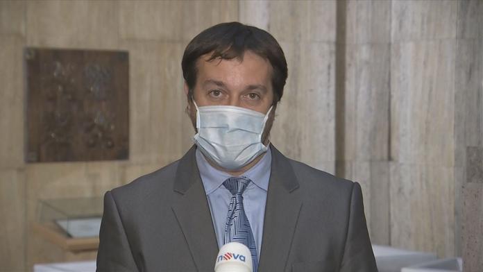 Epidemiolog Maďar se pustil do Čechů v Chorvatsku. Sám je tam na dovolené