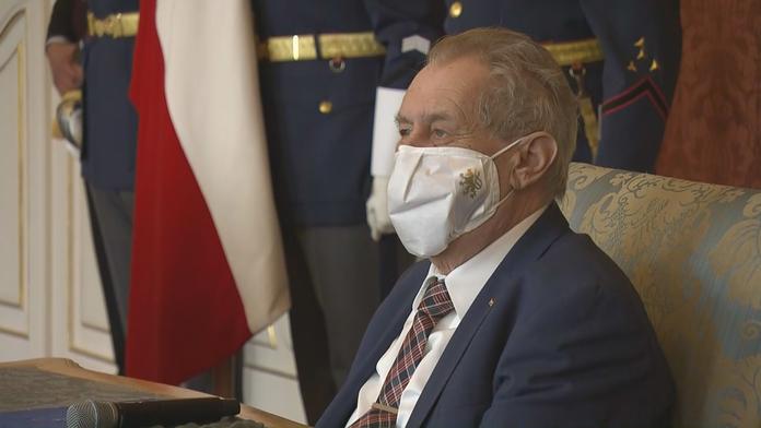 Zeman odmítl předčasné volby. Řekl, co bude, když padne vláda