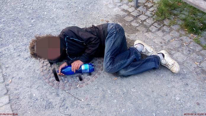 Žena v Plzni ležela pomočená na kanále, měla skoro 5 promile!