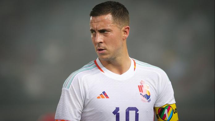 FIFA zakázala Belgičanům venkovní dresy. Vadí jí nápis na límci