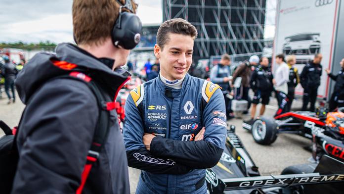 Před pěti lety začal na videohrách, nyní Turek míří do formule 2