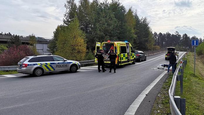 Mladá žena, kterou našli zmlácenou u Plzně, zemřela. Před týdnem přišla o dítě