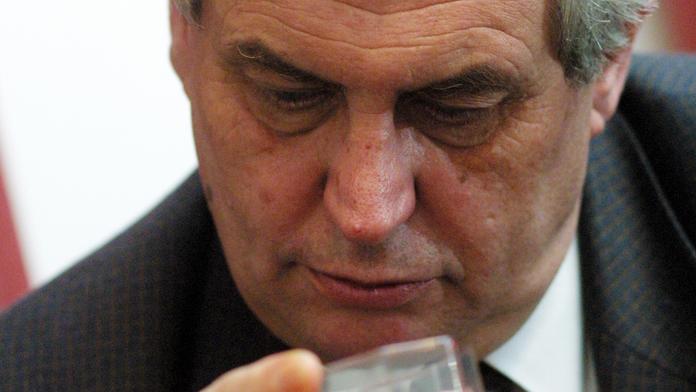 Zeman otevřeně promluvil: O slivovici, Grossově podrazu i Špidlovi