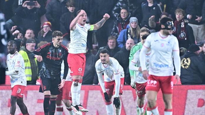 Pardubice slaví vstřelený gól na Letné