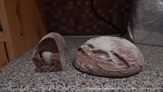 To je HNUS! Manželé z Berouna našli v bochníku chleba zapečený kus PLASTU
