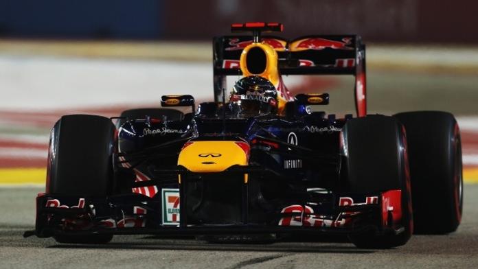 V Singapuru kraloval Vettel. Schumacher zezadu sestřelil Vergneho