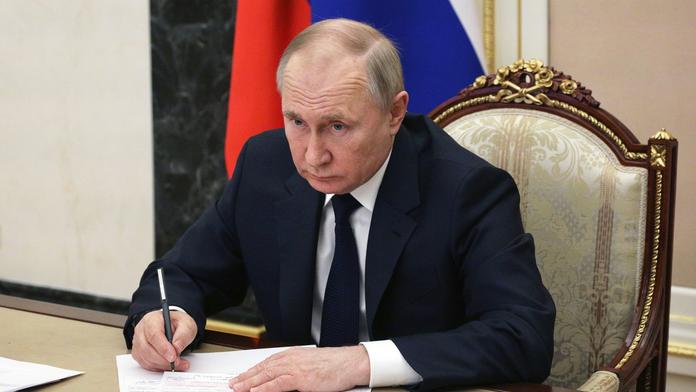 Putin začal s čistkou. Tajná služba měla zatknout významného generála