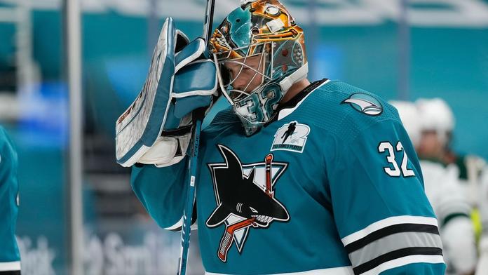 Čtyři dny po podpisu mění Kořenář dres. Přestoupili i Patrick či Ellis
