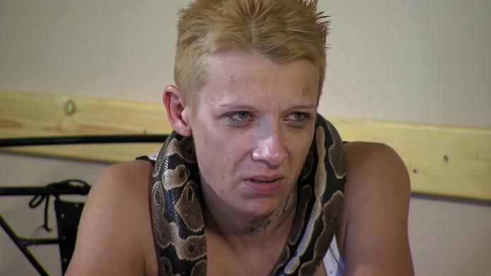Natáčení v bytě hadí Jany: Reportér popsal, co měla v ložnici!