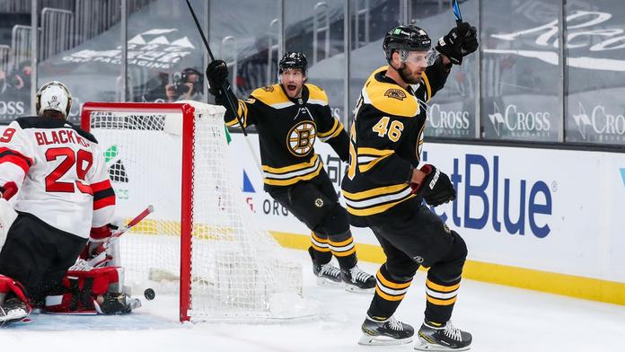 Krejčí řídil bostonskou stíhačku, Chytil zavelel k obratu. Zadinův gól nestačil