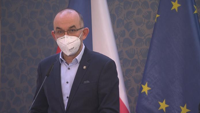 Zaměstnanci by měli na testy chodit častěji. Blatný hovoří o pěti dnech