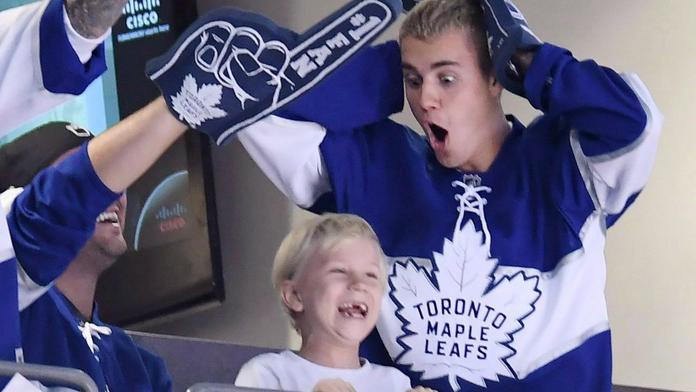 Věrný fanoušek Justin Bieber! Hokejovému týmu věnoval videoklip