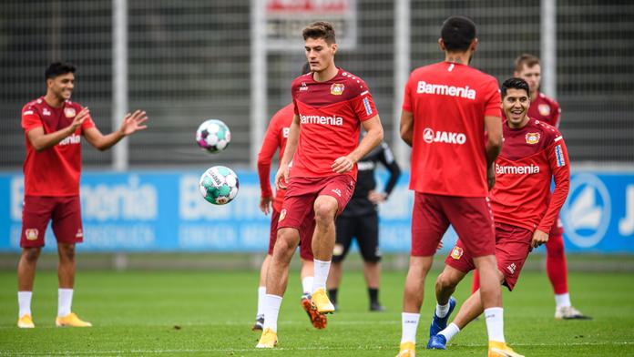 Schick si v Leverkusenu poprvé zatrénoval, přestupu pomohl i Kadlec