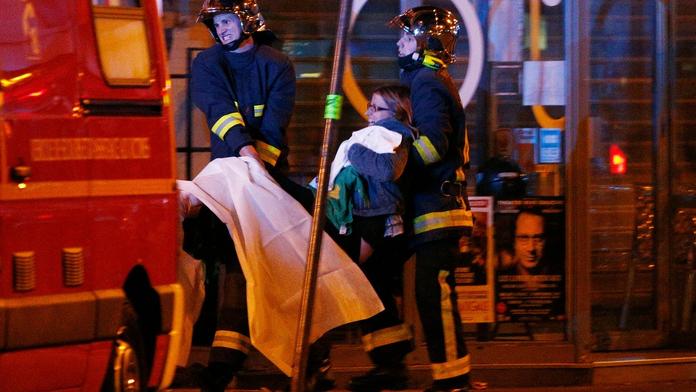 Po útoku oživoval raněného. Pak si všiml, že má na těle bombu