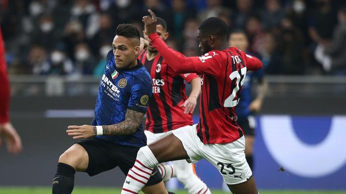 Derby della Madonnina ovládl Inter. V Italském poháru jde do finále
