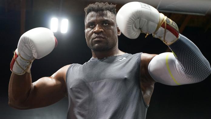 Tragédie bývalého šampiona UFC. Měl zavinit nehodu, při které zemřela dívka