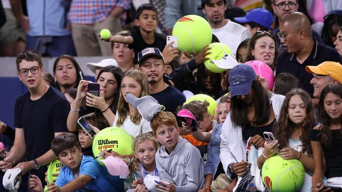 Ostuda na US Open. Muž okradl malého fanouška, prý šlo o polského milionáře