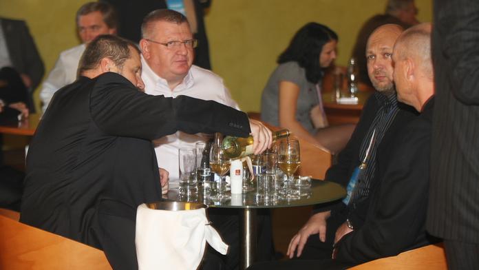 Domovní prohlídka v domě Ivo Rittiga! To je ten, co ždímal miliony z Dopravního podniku