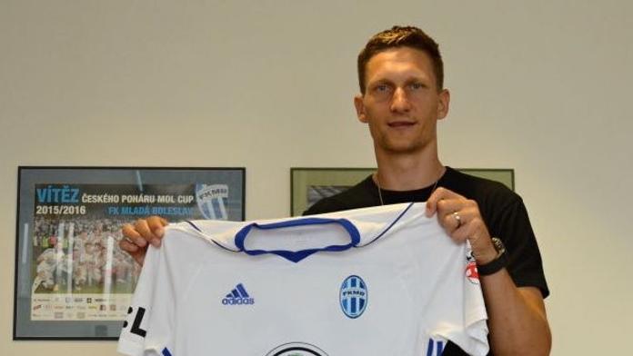 Milan Škoda s dresem Mladé Boleslavi