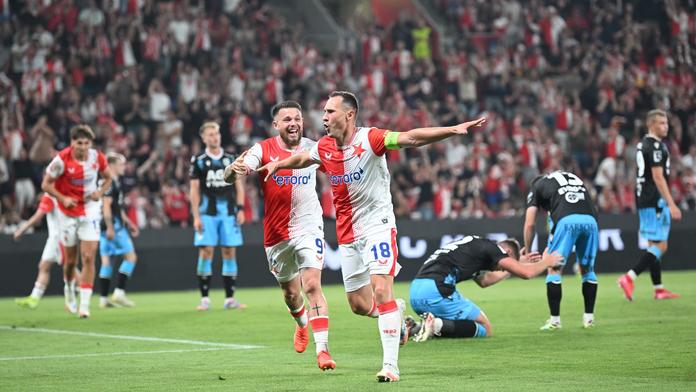 Slavia si poradila s Teplicemi a jde do čela. Plzeň ztratila penaltou v závěru